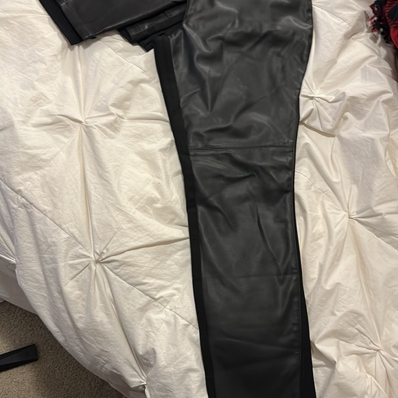 Faux Leather Leggings in Black
Halston - Picture 5 of 7